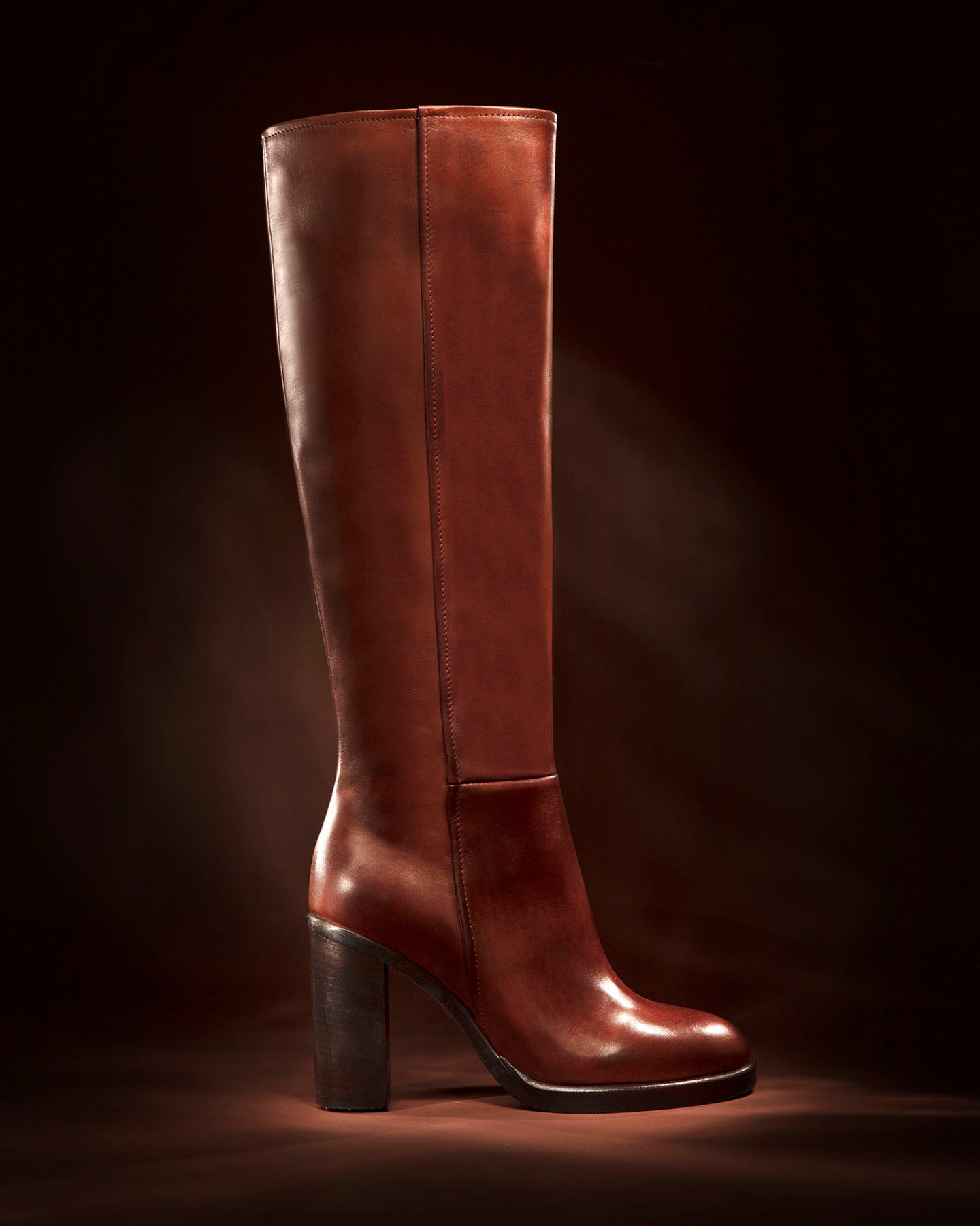 Chic cognac leather knee boots for women – Italian-made with a polished block heel
