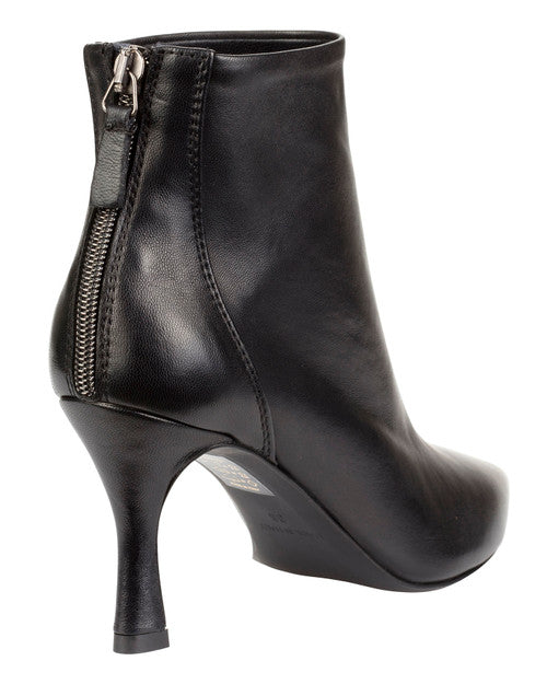 Bianca Buccheri Mirna Black